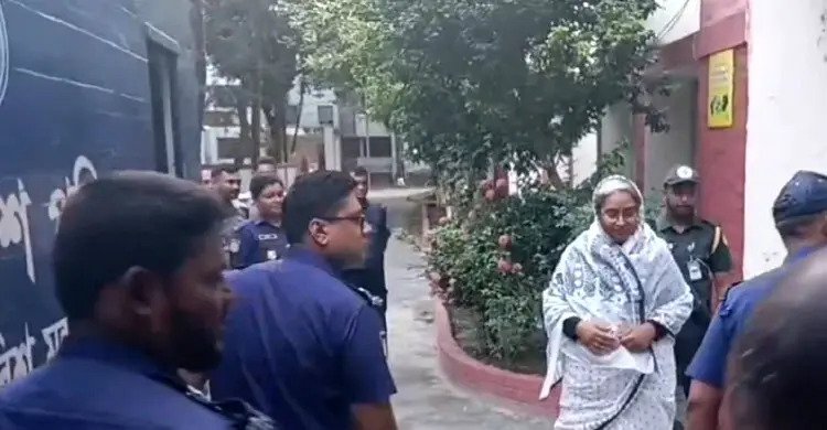 স্বামীর মৃত্যুতে প্যারোলে মুক্তি পেলেন দীপু মনি