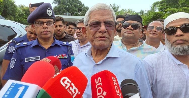 জামায়াত একটি রেজিমেন্টেড পলিটিক্যাল পার্টি, তারা গণতন্ত্রে বিশ্বাসী না