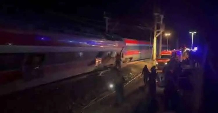 স্পেনে ভয়াবহ ট্রেন দুর্ঘটনায় নিহত ২১