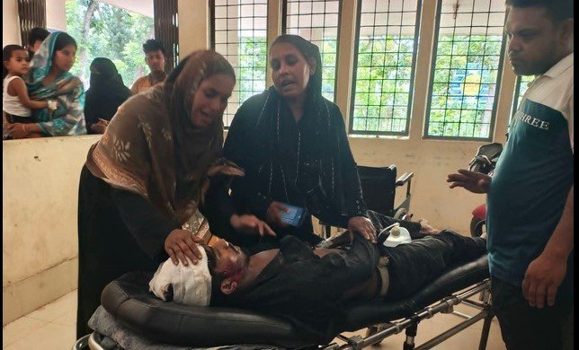 সীতাকুণ্ডে বাসের ধাক্কায় প্রাণ হারালেন তরুণ